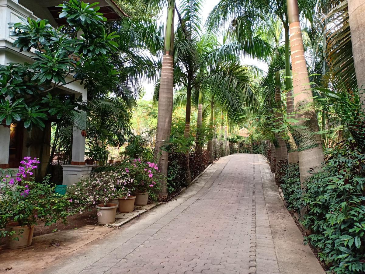 Mystica Resort Lonavala Kültér fotó