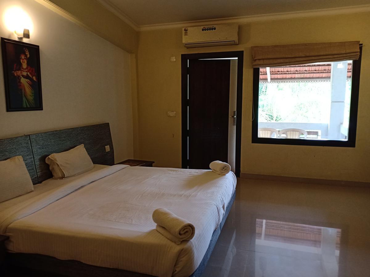 Mystica Resort Lonavala Szoba fotó