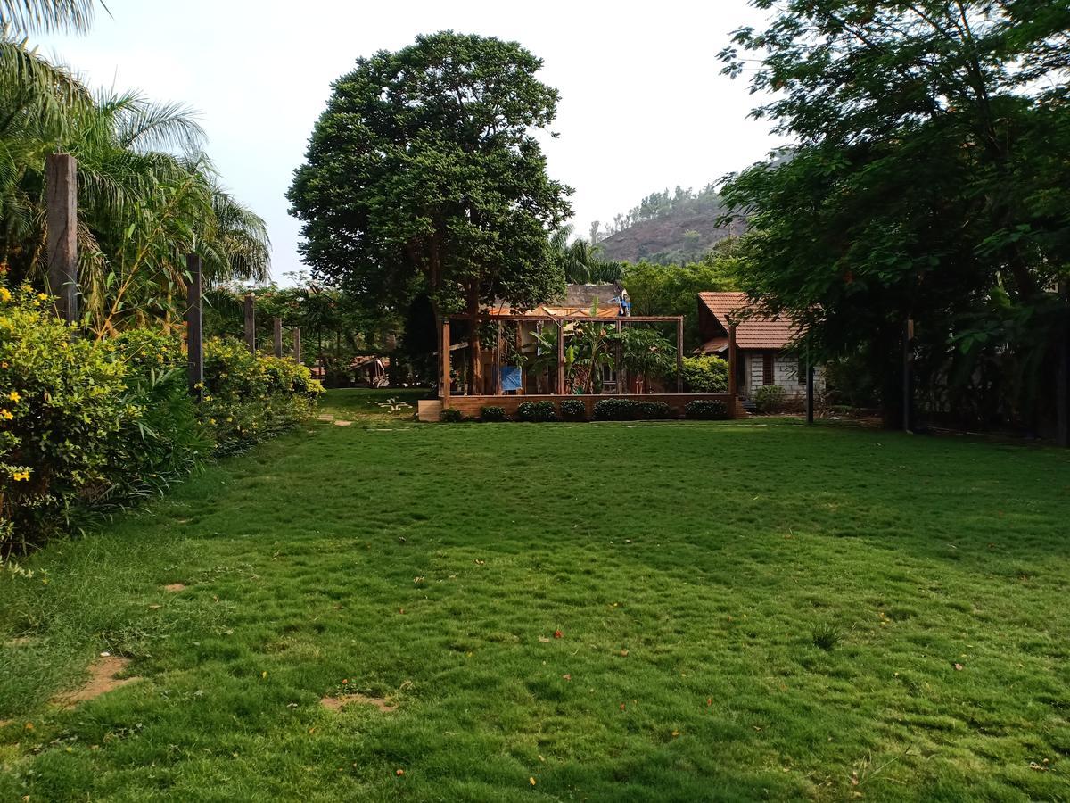 Mystica Resort Lonavala Kültér fotó